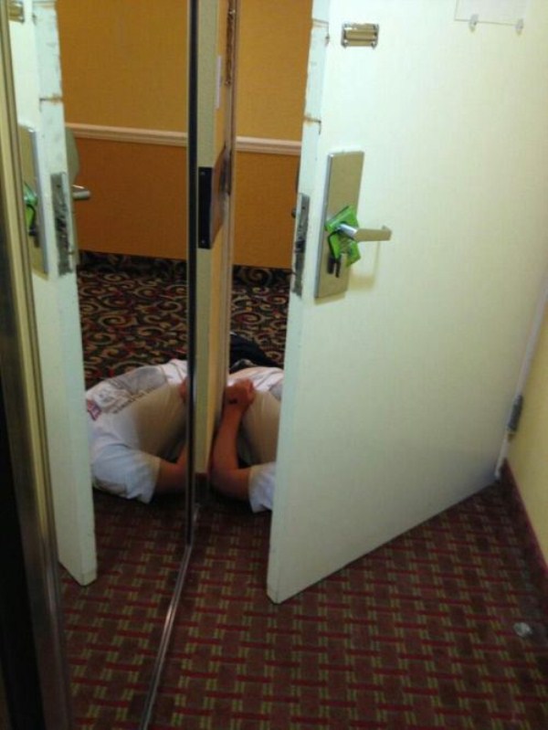 Must Have Been an Epic Night (100 photos)