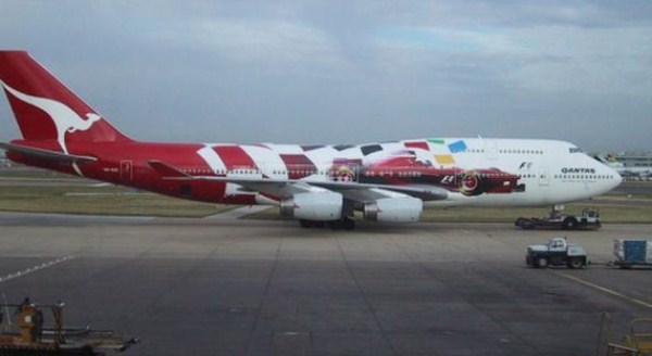 09 airplanes with awesome paint jobs