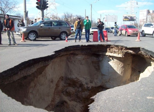 Incredible Sinkholes Around the World (65 photos)