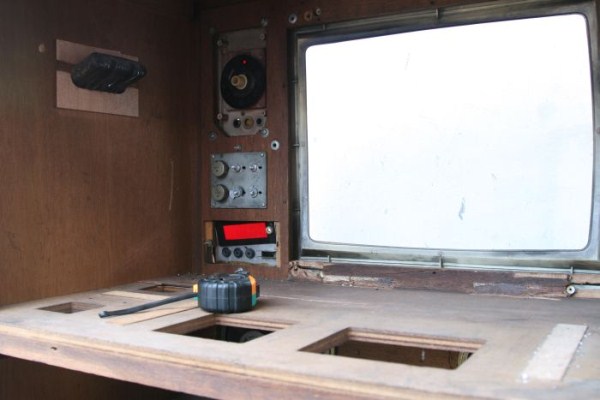 Old TV Is Turned Into Fish Tank (20 photos)