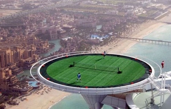 Life is a bit Different in Dubai (19 photos)