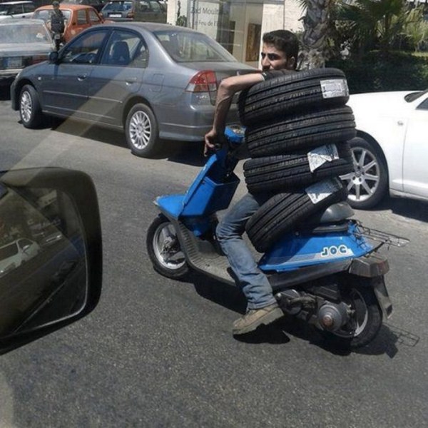 Moving Stuff That Isnt Supposed To Fit (28 photos)