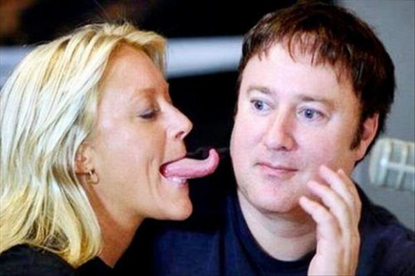 Long tongued Women (47 photos)