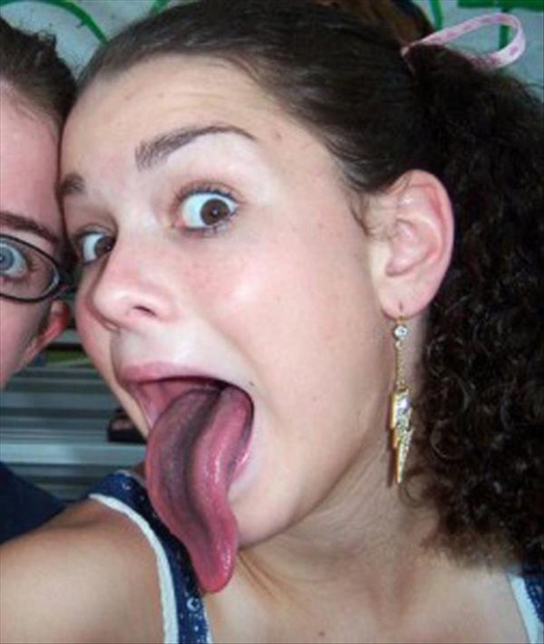 Long tongued Women (47 photos)