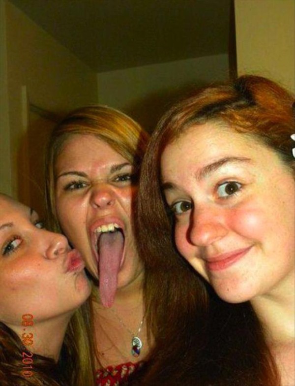 Women with long tongues 4
