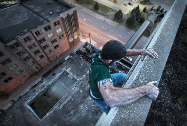 People Living Life on the Edge (40 photos) 15