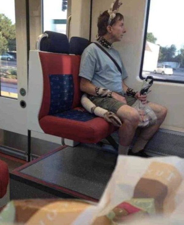 Freaks Are All Around Us (40 photos)