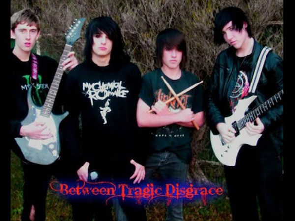 22 Awkward Band Photos (22 photos)