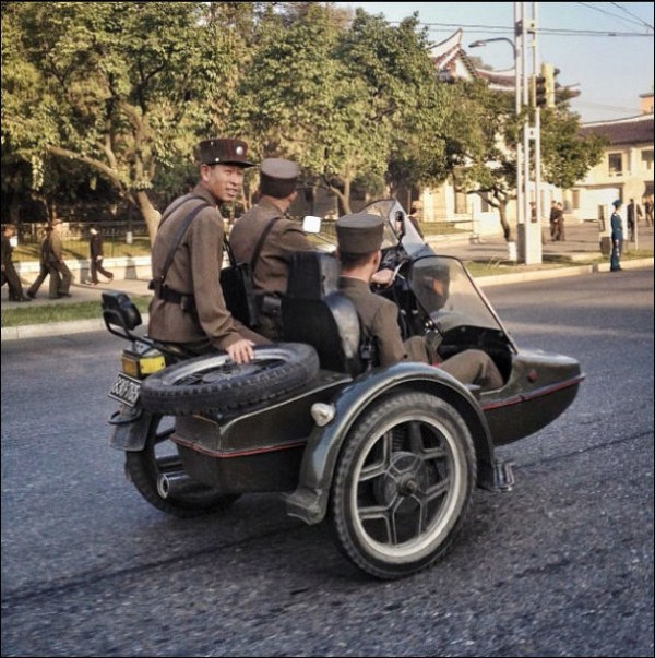 Uncensored Photos Of North Korea Through Instagram (41 photos)