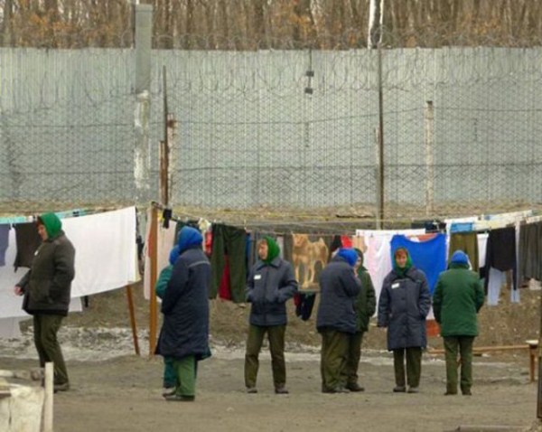 beauty pageant in russian prison 640 02 Beauty Pageant in Russian Prison (28 photos)