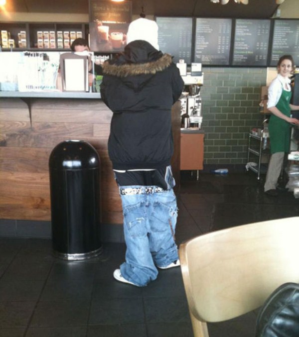 Ridiculously Stupid Saggy Pants Trend (40 photos)