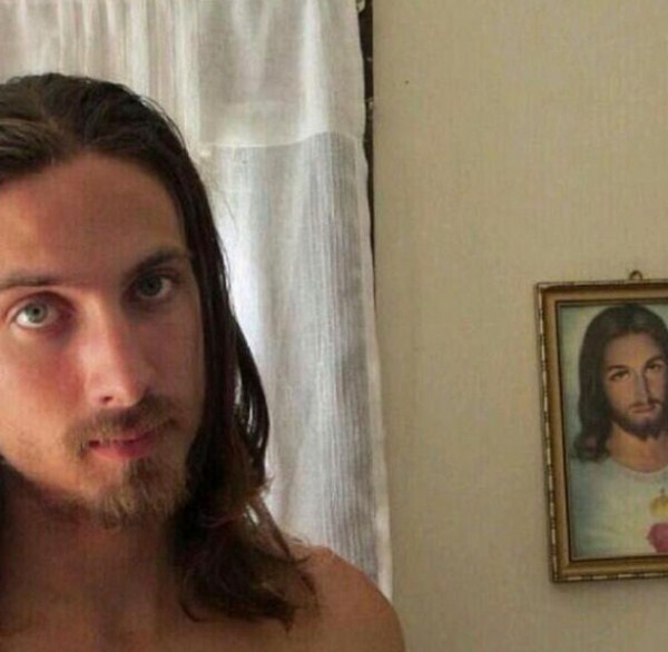 People Who Took Selfies at Totally Awkward Moments (47 photos)