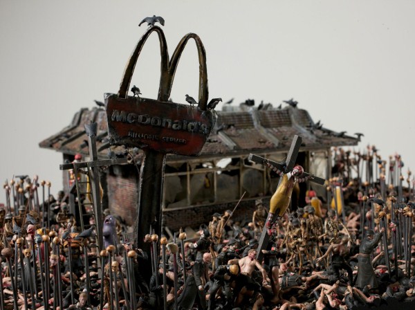 Hellscape McDonalds (13 photos)