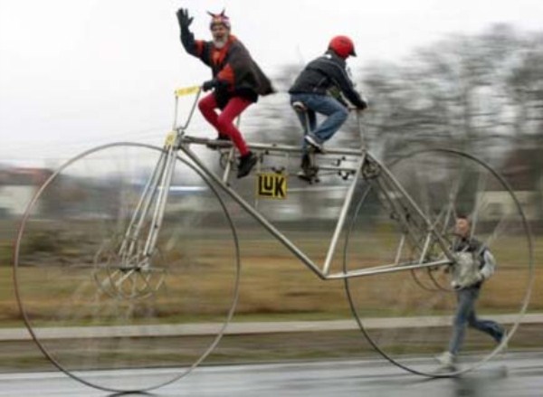 Old People Doing Funny Things (67 photos)