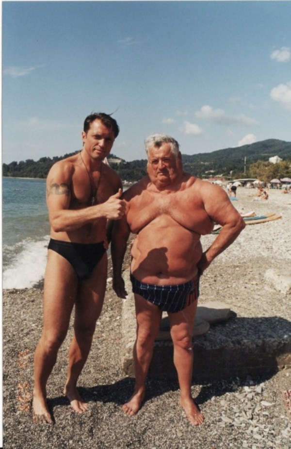 Old People Doing Funny Things (67 photos)