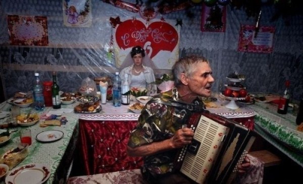 funny wedding photos from eastern europe 17