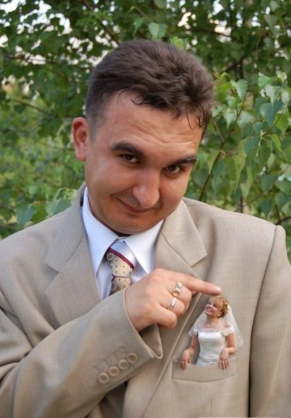 Totally Awkward Wedding Photos from Eastern Europe (38 photos)