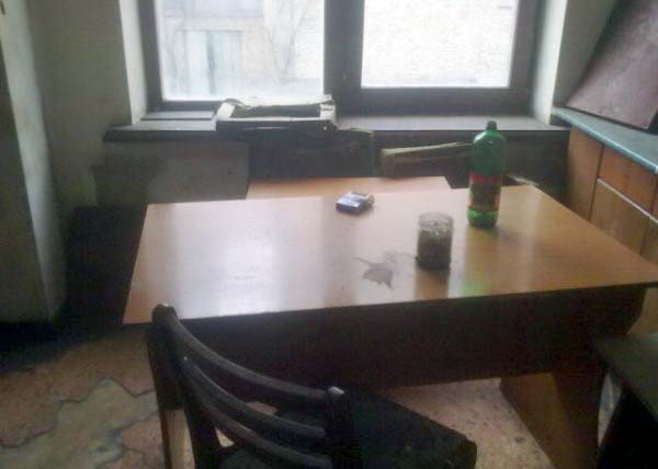 Inside a Disgusting Hostel in Kiev (16 photos)