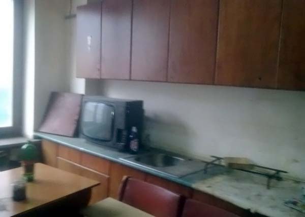 Inside a Disgusting Hostel in Kiev (16 photos)