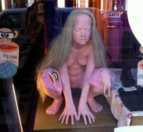 Slightly Disturbing Mannequins (41 photos)