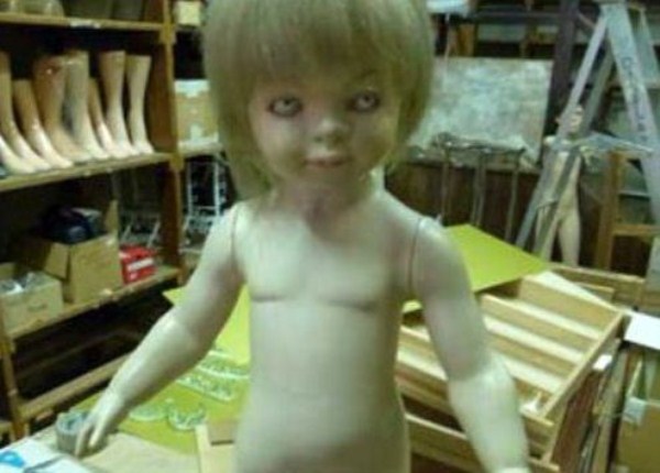 Slightly Disturbing Mannequins (41 photos)