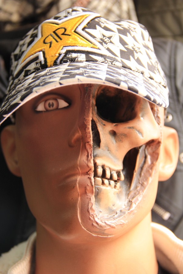 Slightly Disturbing Mannequins (41 photos)