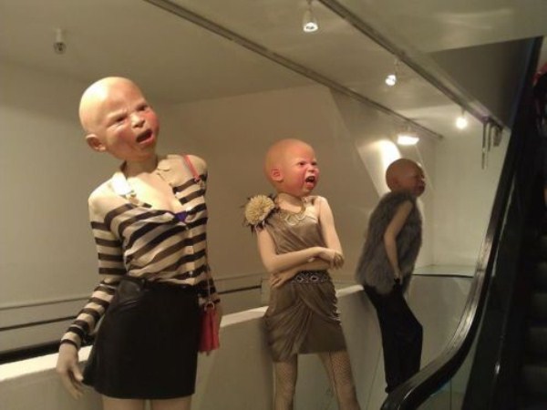 Slightly Disturbing Mannequins (41 photos)