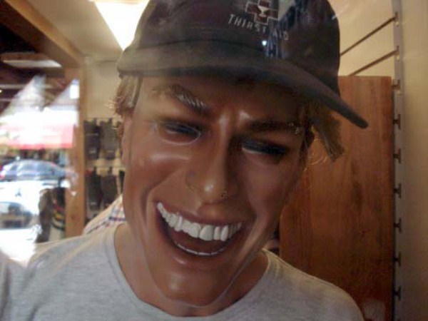 Slightly Disturbing Mannequins (41 photos)