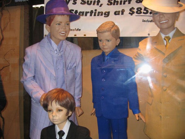 Slightly Disturbing Mannequins (41 photos)