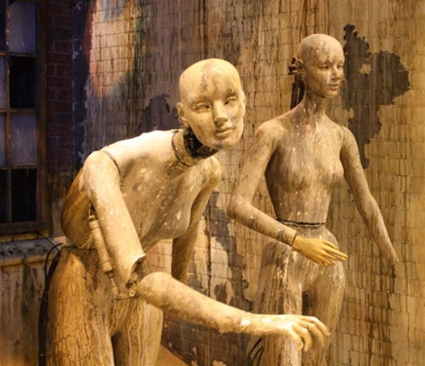Slightly Disturbing Mannequins (41 photos)