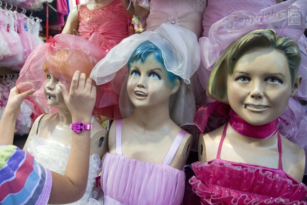 Slightly Disturbing Mannequins (41 photos)