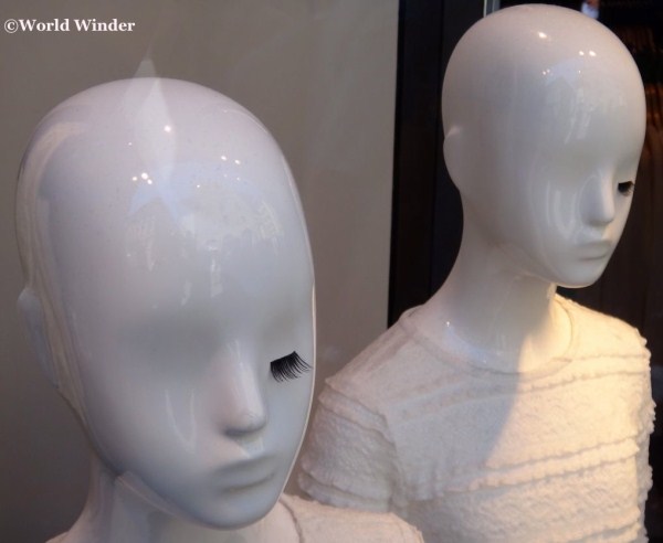 Slightly Disturbing Mannequins (41 photos)