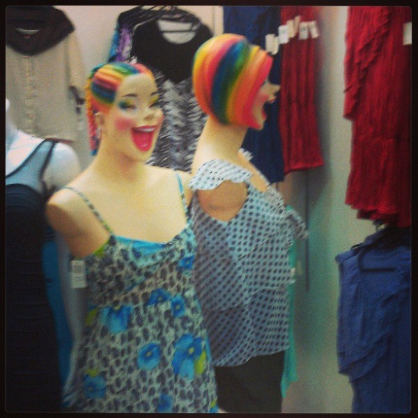 Slightly Disturbing Mannequins (41 photos)