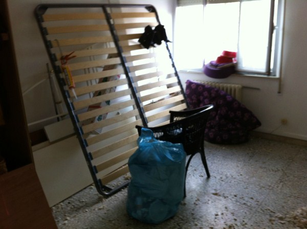 Huge Mess Left Behind by a Drug Addict (26 photos)