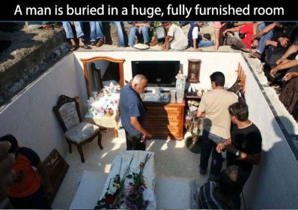 WTF Photos Taken at Funerals (27 photos)