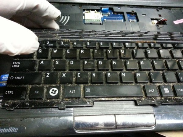 47 Obvious Cases of Tech Cruelty (47 photos)