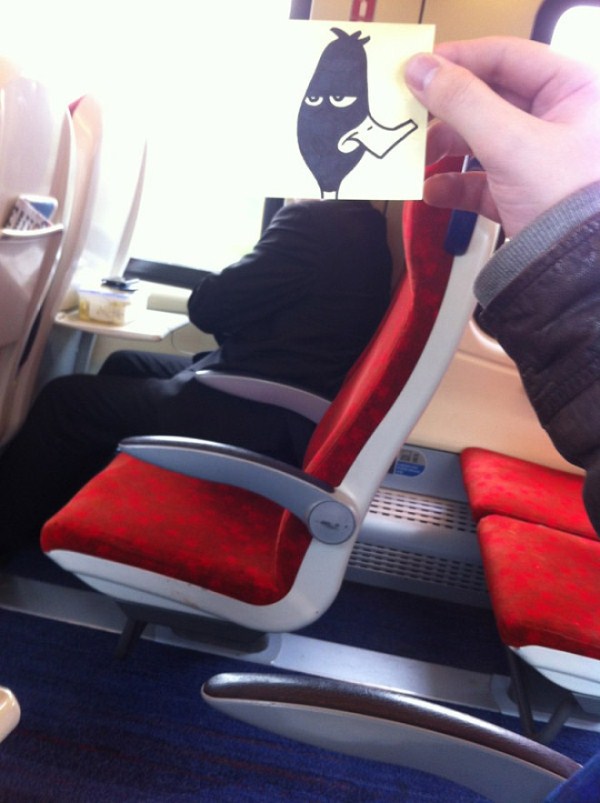 How to Pass Time on the Train (15 photos)