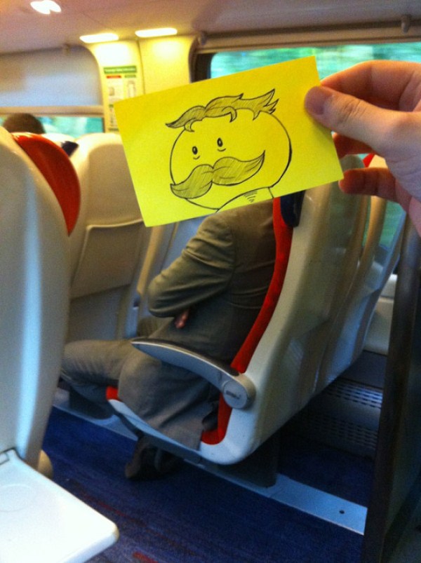 How to Pass Time on the Train (15 photos)