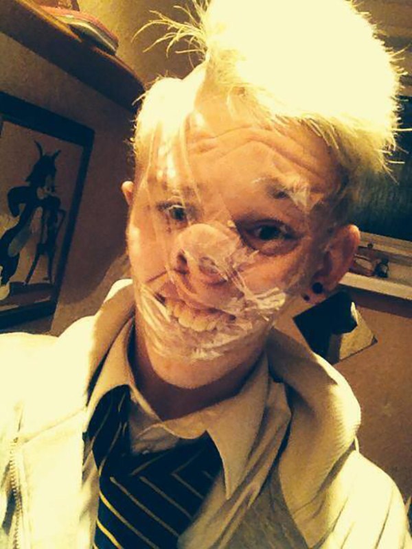 Sellotape Selfies Are the Latest Internet Trend (35 photos)