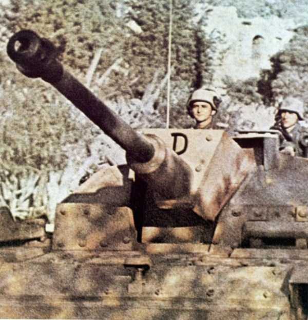 40 Color Photos of the German Troops During WWII (40 photos)