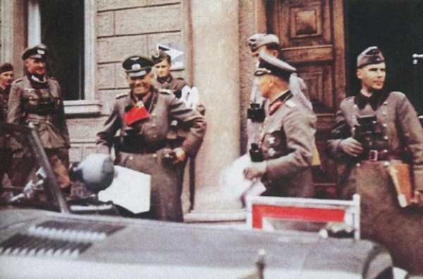 40 Color Photos of the German Troops During WWII (40 photos)