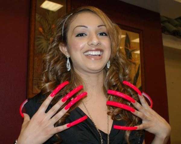 Women With Insanely Long Nails (50 photos)