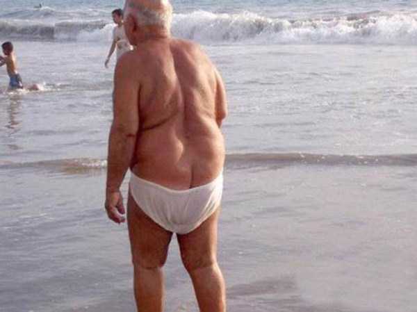 60 WTF Beach Moments (60 photos)