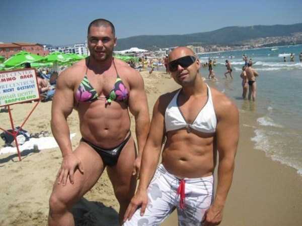 60 WTF Beach Moments (60 photos)