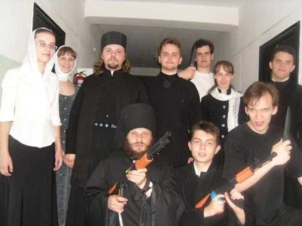 Notorious Russian Gangsters Posing (20 photos)