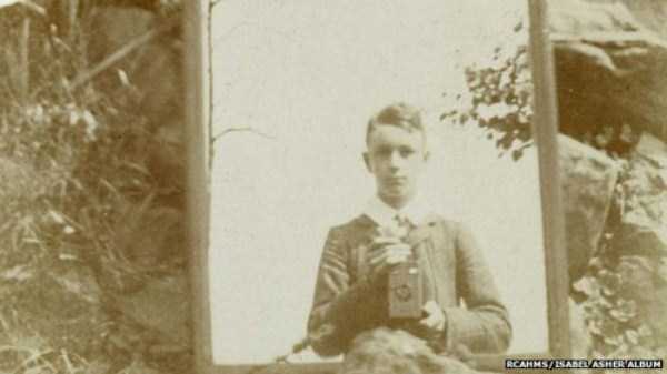 Selfies from the Past (25 photos)