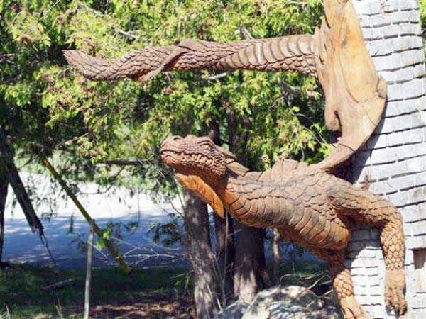 Amazing Dragon Carved Out Of A Tree (5 photos)