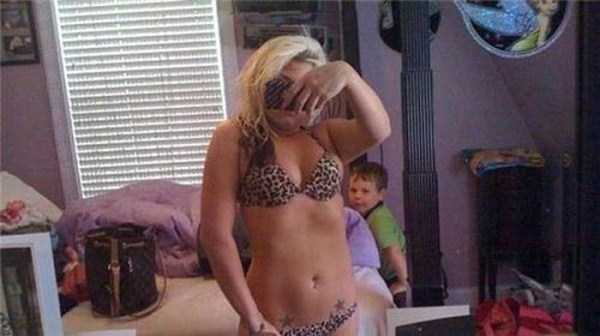 Inappropriate Selfies Taken by Moms (34 photos)