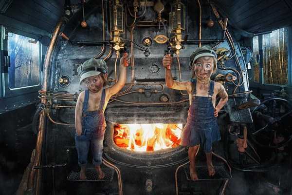 Creative Father Makes Cool Photo Manipulations With His Daughters (20 photos)