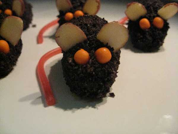Seriously Strange Things Made of Chocolate (28 photos)